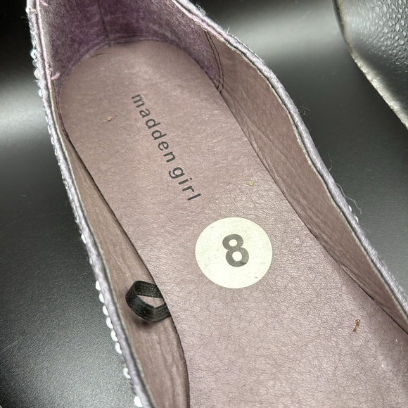 Madden Girl silver sequin ballet flats size 8 nwot - Picture 3 of 3
